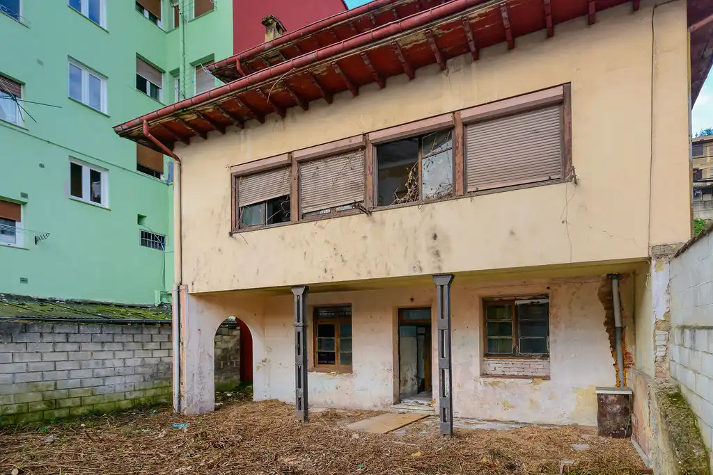 Vista exterior de Casa adosada en venda en Langreo