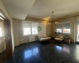 Sala d'estar de Pis en venda en Badajoz Capital amb Aire condicionat, Calefacció i Parquet