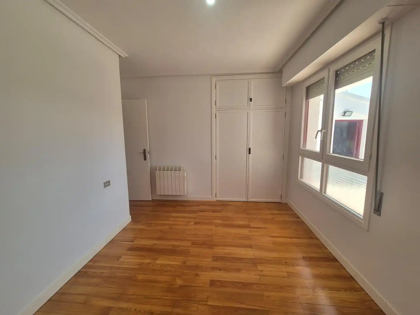 Dormitori de Apartament en venda en Valle de Mena amb Terrassa
