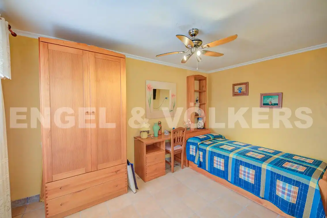 Bedroom of Houses for sale in El Campello  with Air Conditioner, Private garden and Terrace
