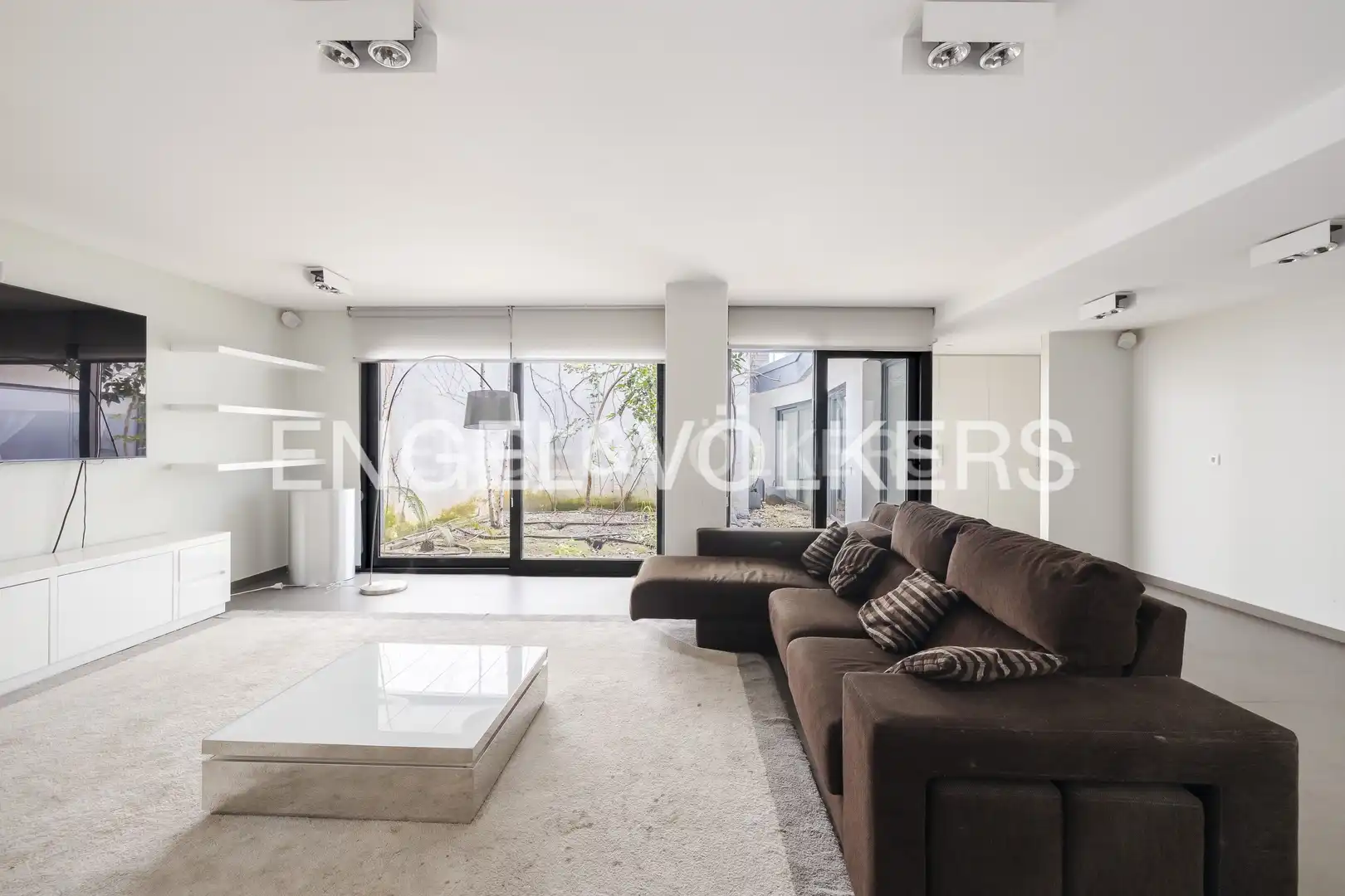 Living room of Houses for sale in Madrid  with Air Conditioner, Heating and Terrace