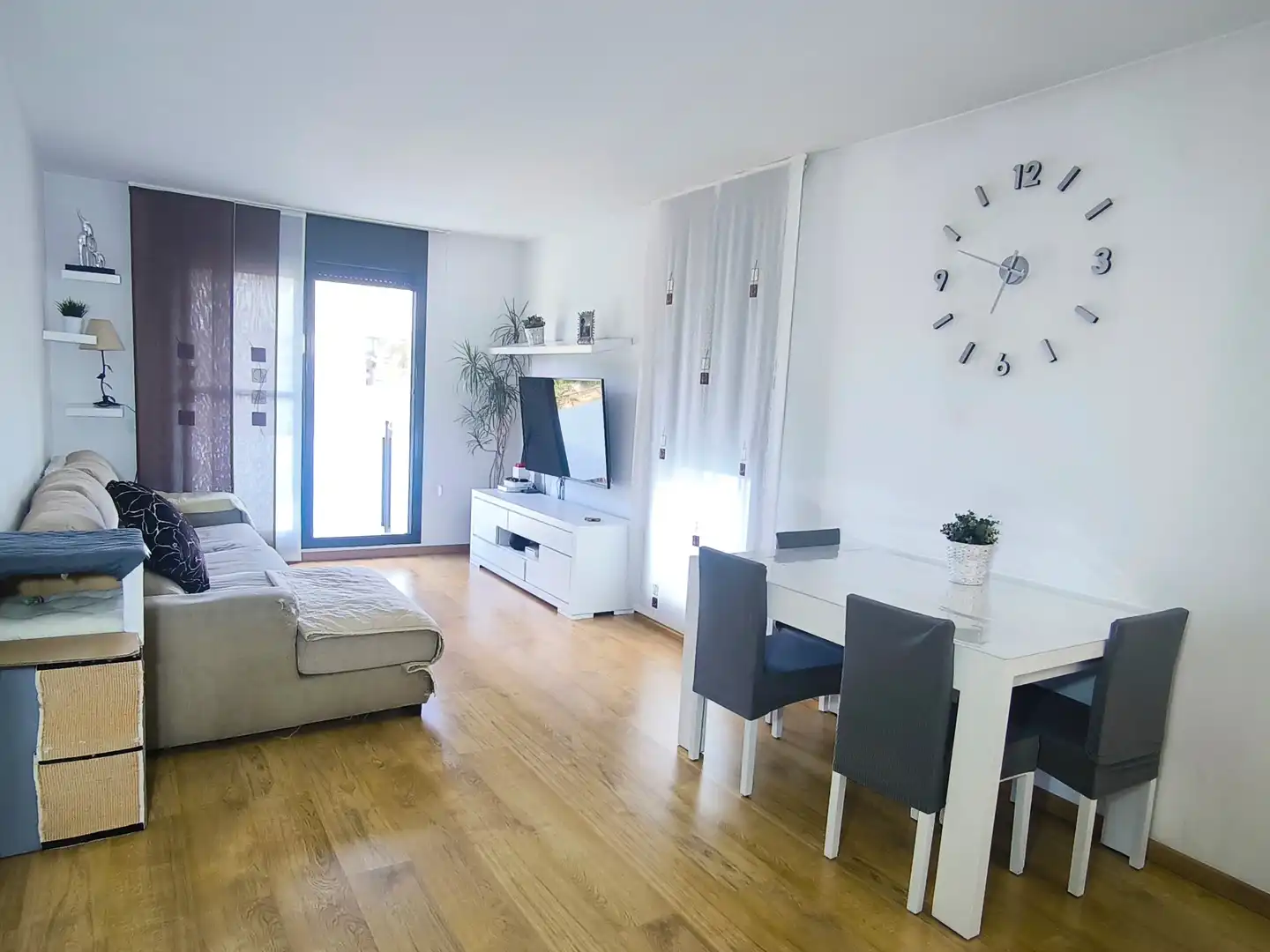 Sala d'estar de Pis en venda en Lliçà d'Amunt amb Aire condicionat, Calefacció i Parquet