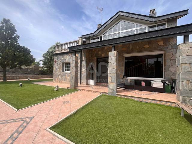 Casa-chalet en Venta en Can Parellada