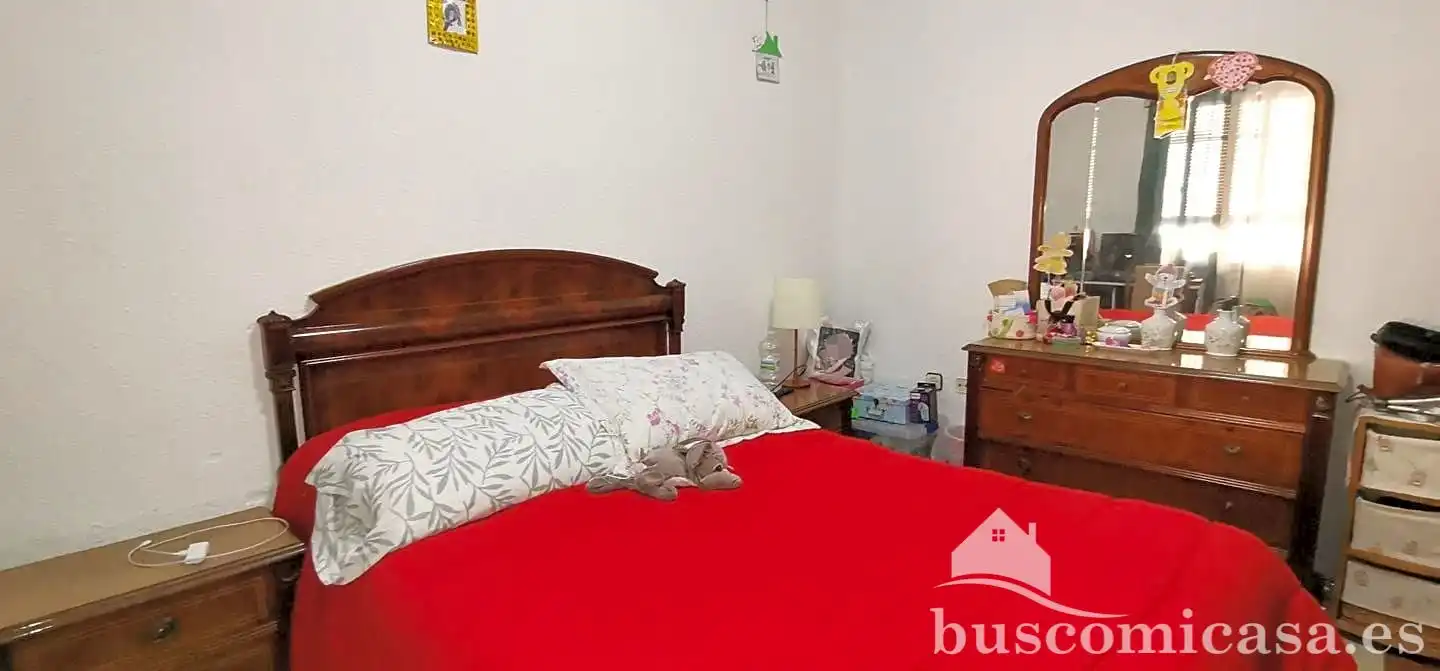 Dormitori de Casa o xalet en venda en Linares amb Aire condicionat, Terrassa i Traster