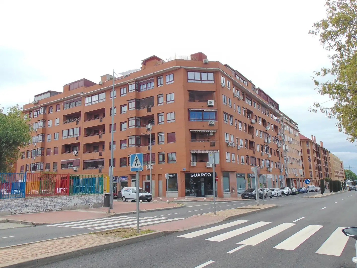 Vista exterior de Àtic en venda en Parla amb Aire condicionat, Calefacció i Terrassa