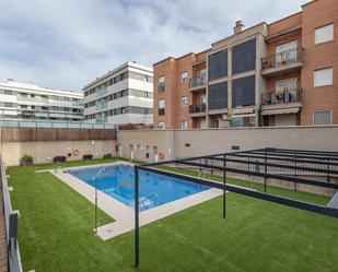 Piscina de Pis en venda en  Granada Capital amb Aire condicionat, Calefacció i Jardí privat