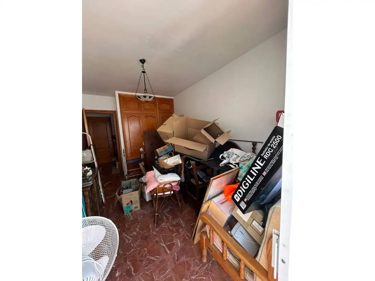 Einfamilien-Reihenhaus zum Verkauf in Estepona mit Klimaanlage und Terrasse