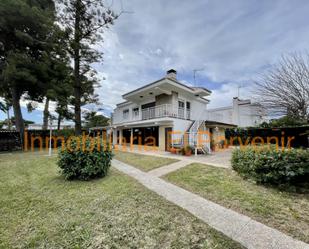 Vista exterior de Casa o xalet en venda en Torrent amb Jardí privat, Terrassa i Traster