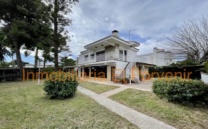 Vista exterior de Casa o xalet en venda en Torrent amb Jardí privat, Terrassa i Traster