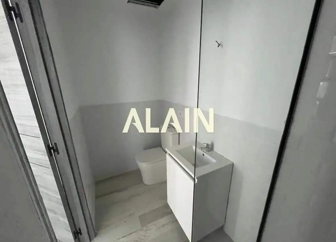 Bany de Edifici en venda en Valencia