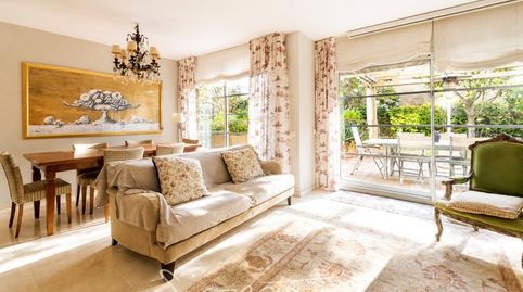 Exclusiva adosada esquinera con gran terraza, doble piscina, solárium en Mirasol Sant Cugat, imatge 2