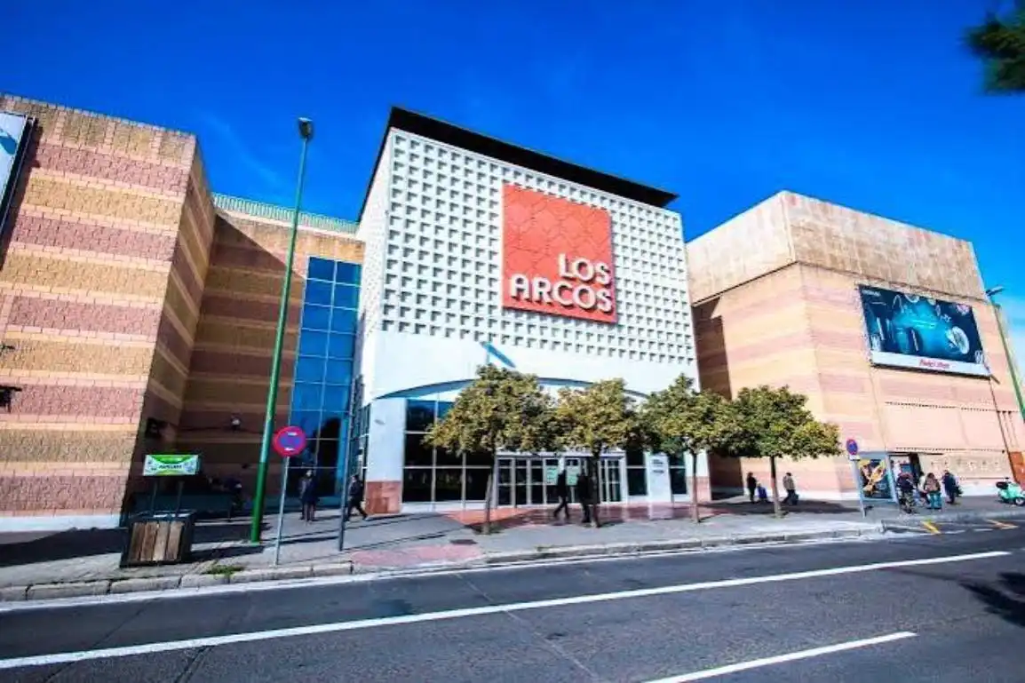 Vista exterior de Pis en venda en Sevilla