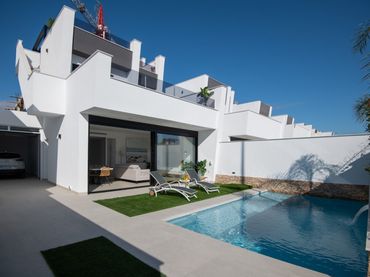 Adosado con piscina en venta en Santiago de la Ribera