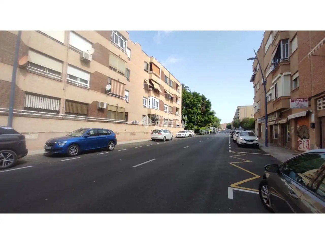 Local comercial de lloguer a Calle MULHACEN