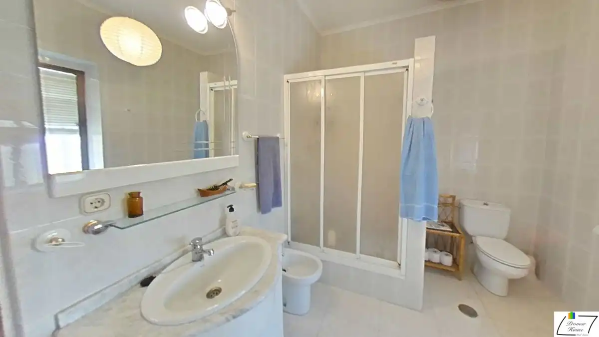 Baño de Casa o chalet en venta en Muñogrande con Calefacción, Jardín privado y Trastero