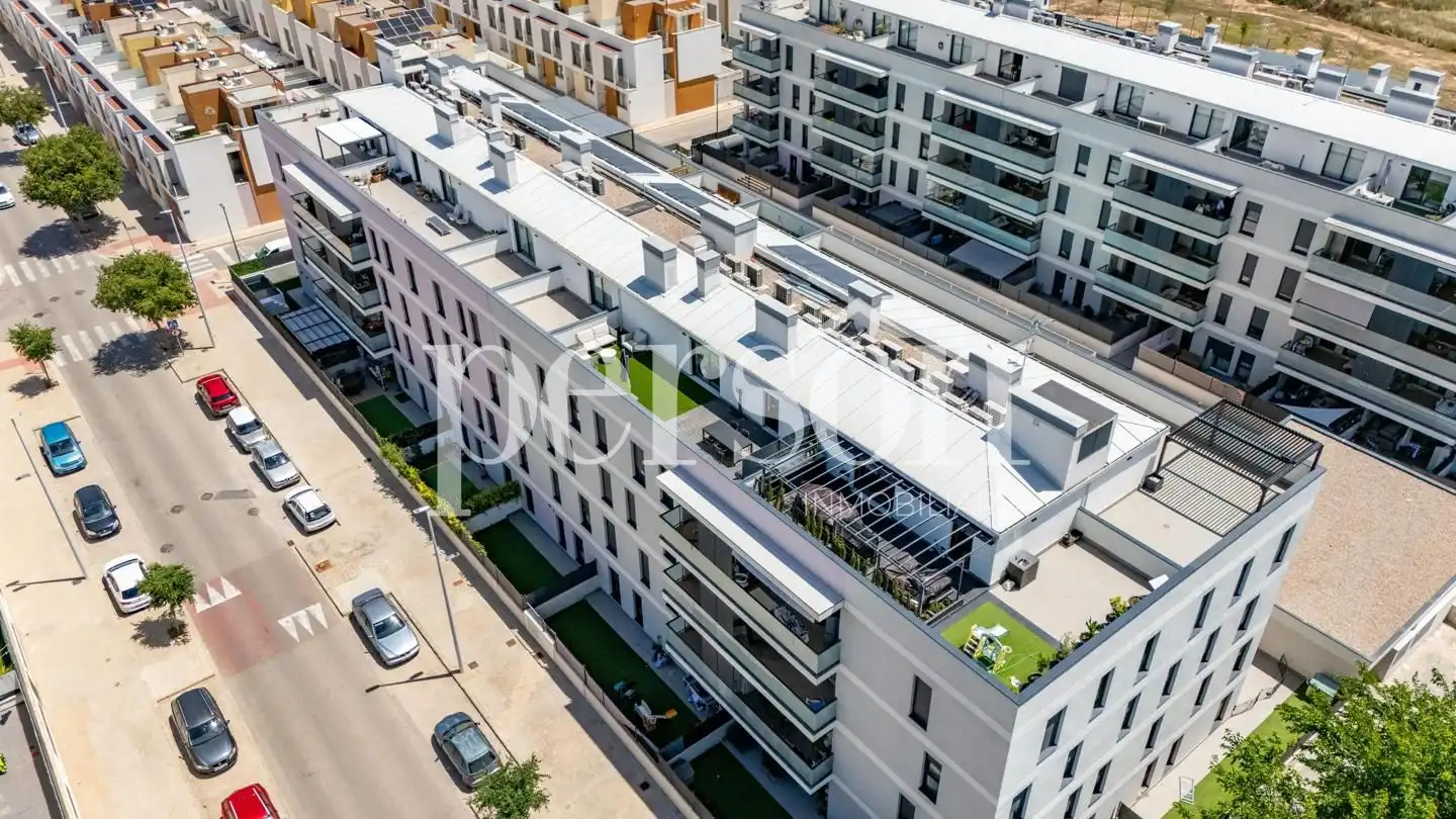 Exterior view of Duplexes for sale in La Pobla de Vallbona  with Air Conditioner, Heating and Terrace