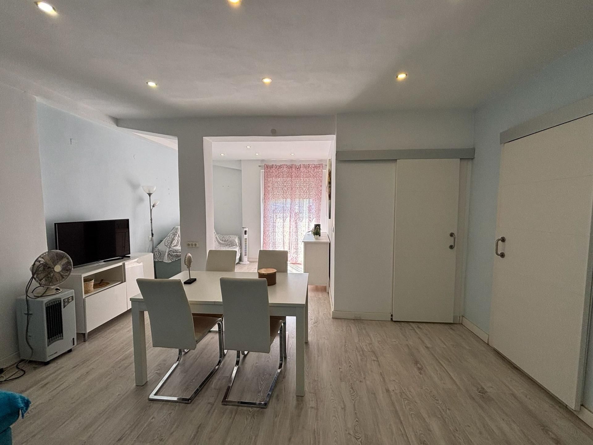 Menjador de Pis en venda en San Roque amb Aire condicionat, Terrassa i Moblat