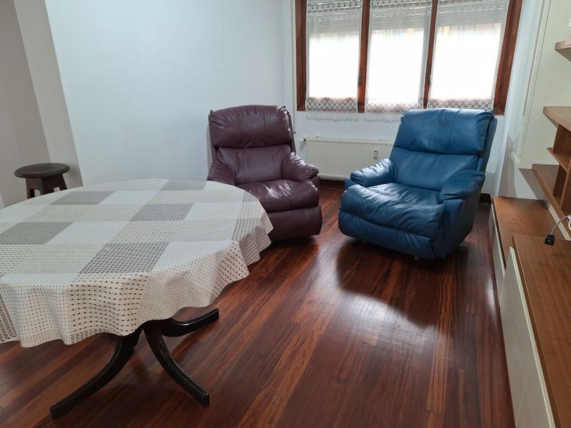 Sala de estar de Piso en venta en Tolosa con Calefacción, Trastero y Amueblado