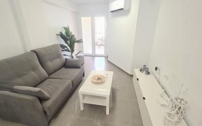 Sala d'estar de Apartament en venda en Torrevieja amb Aire condicionat, Terrassa i Balcó