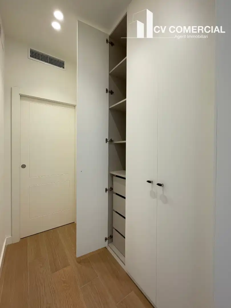 Bedroom of Flat for sale in Barcelona  with Air Conditioner, Heating and Parquet flooring