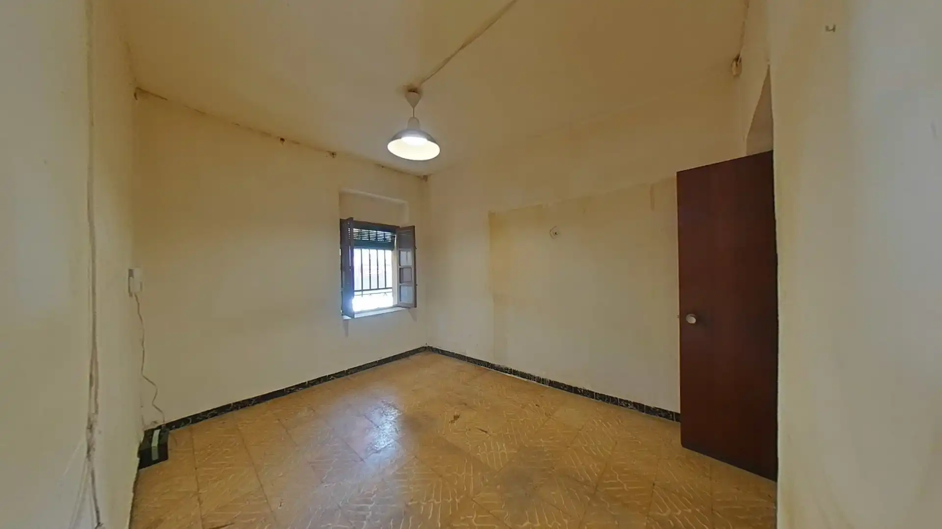 Casa adosada en venda en Yecla