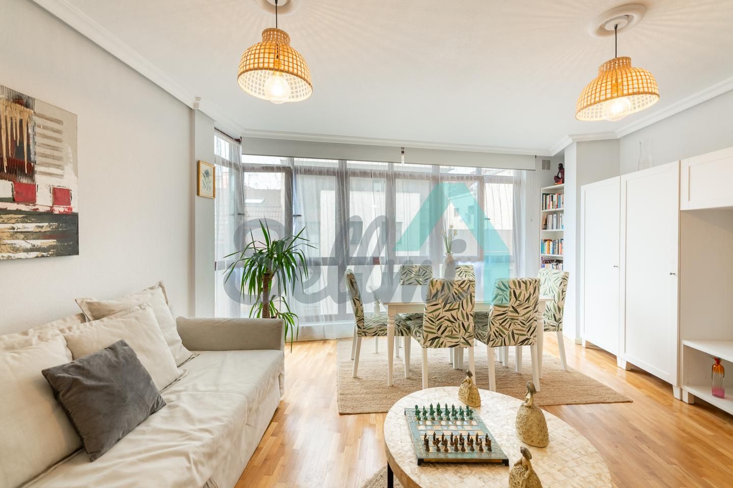 Sala de estar de Estudio en venta en Oviedo  con Calefacción y Parquet