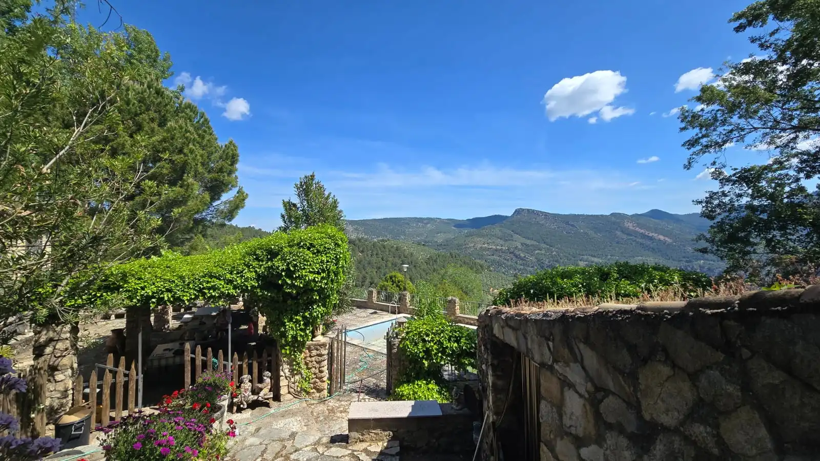 Jardín de Finca rústica en venta en Villanueva del Arzobispo con Calefacción, Trastero y Piscina