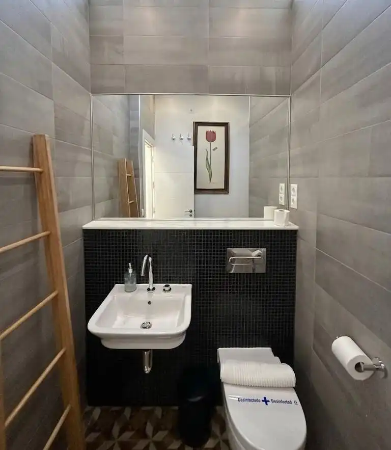 Baño de Piso en venta en Málaga con Aire acondicionado, Terraza y Amueblado