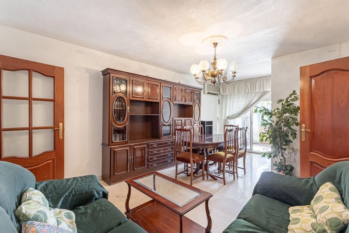 Dining room of Flat for sale in  Granada Capital  with Terrace and Balcony