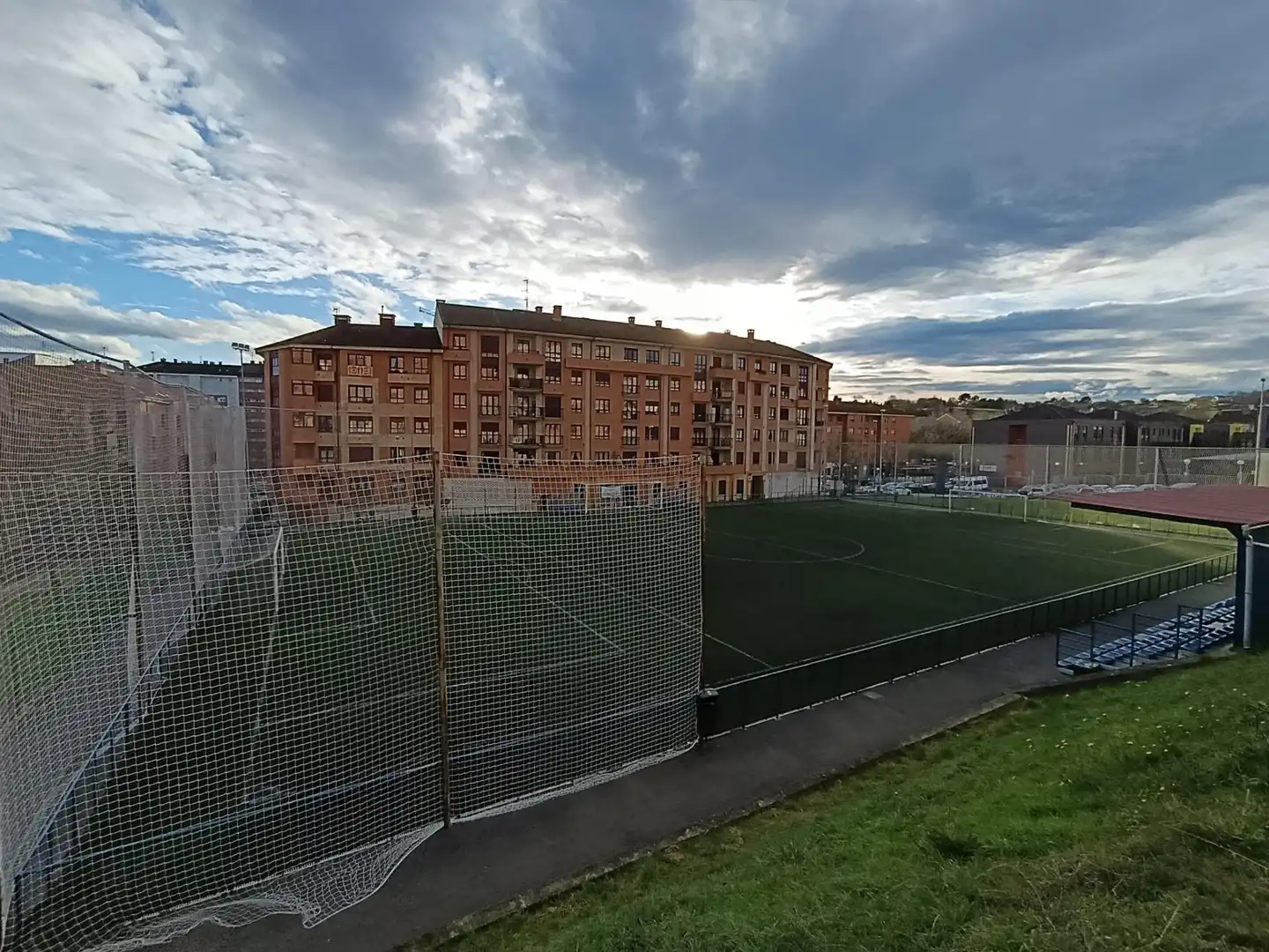 Aparcament de Apartament en venda en Avilés amb Calefacció, Traster i Balcó