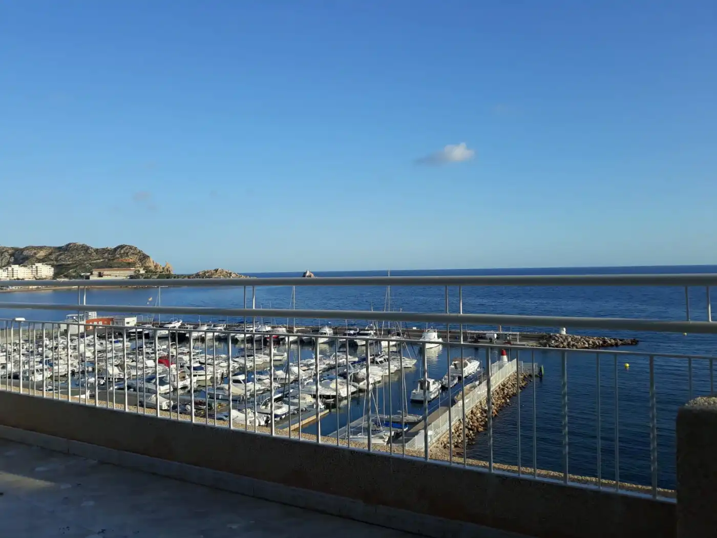 Vista exterior de Ático en venta en Águilas con Terraza y Amueblado