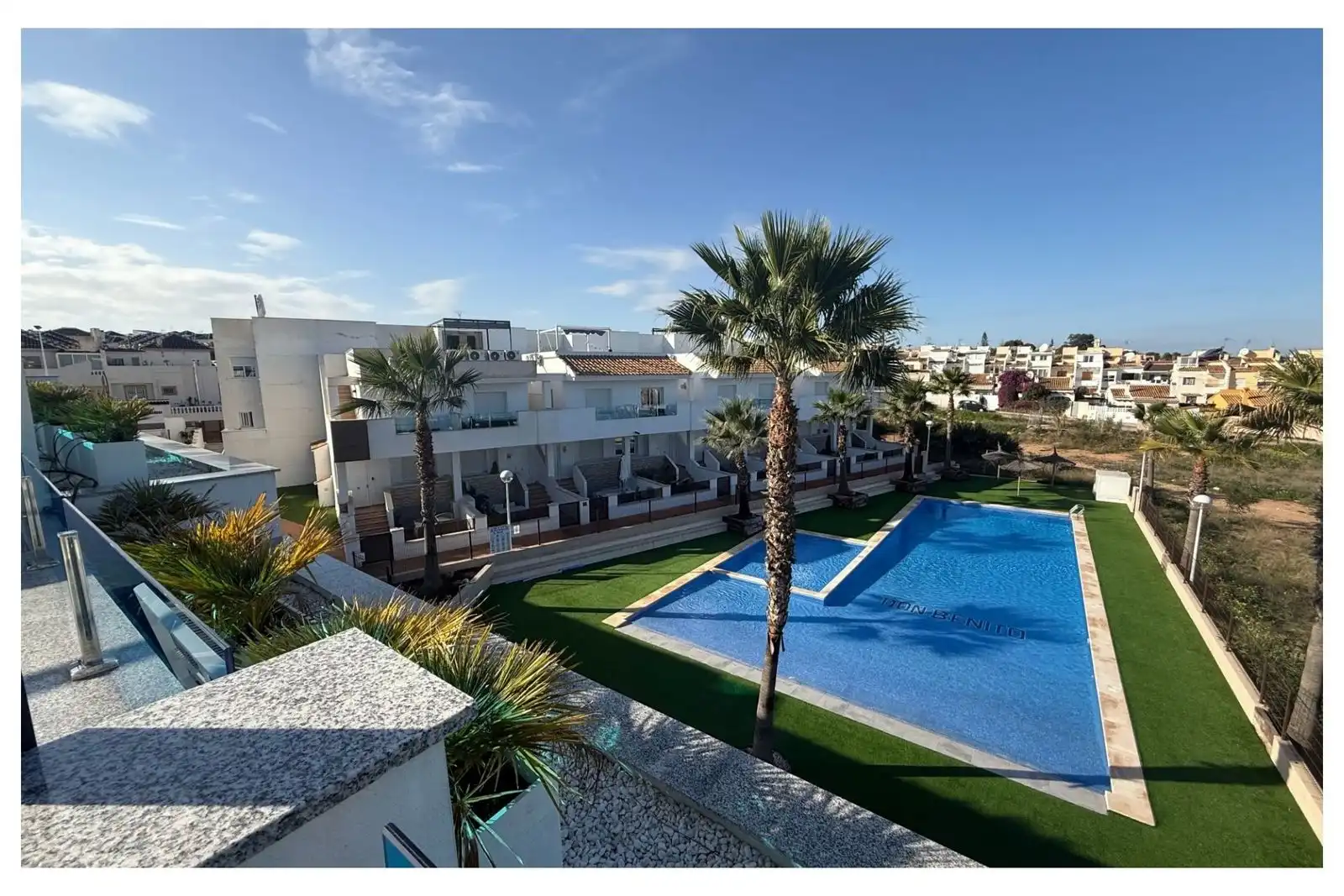 Schwimmbecken von Wohnungen zum Verkauf in Torrevieja mit Terrasse, Balkon und Gemeinschaftspool