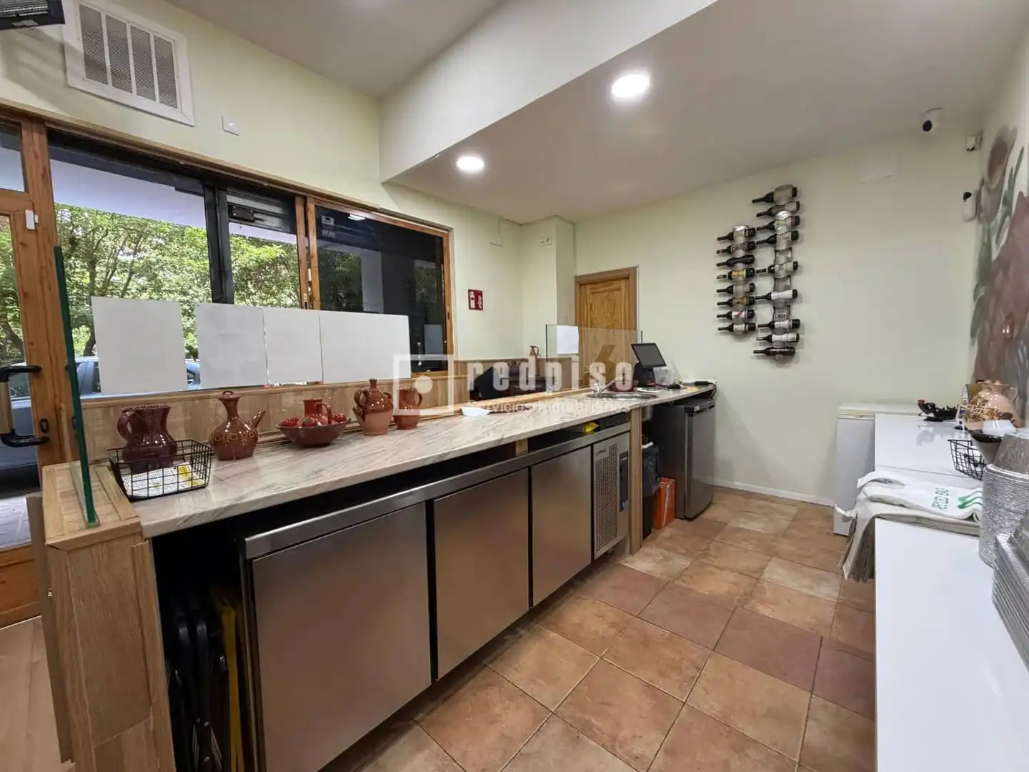 Cocina de Local en venta en Alcalá de Henares con Terraza y Alarma