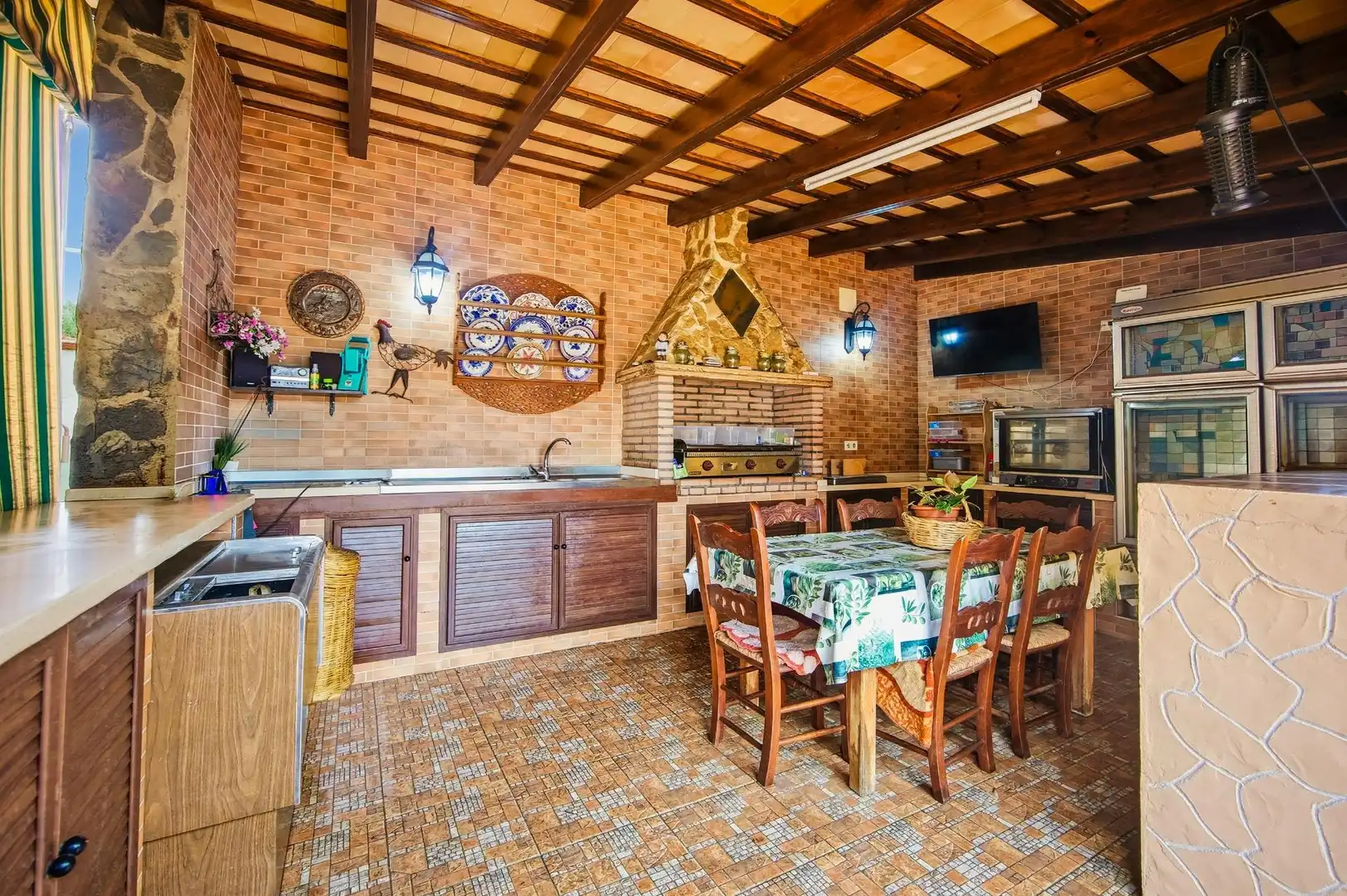 Cuina de Casa o xalet en venda en Chiclana de la Frontera amb Aire condicionat, Jardí privat i Terrassa
