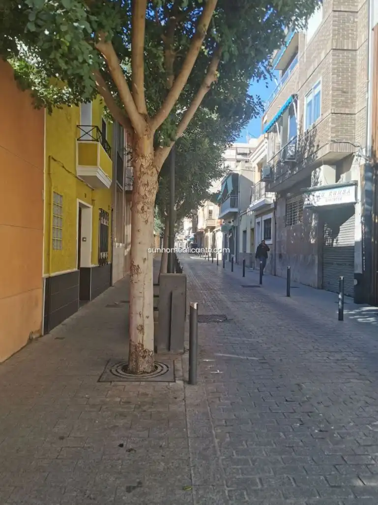 Vista exterior de Edificio en venta en San Vicente del Raspeig / Sant Vicent del Raspeig