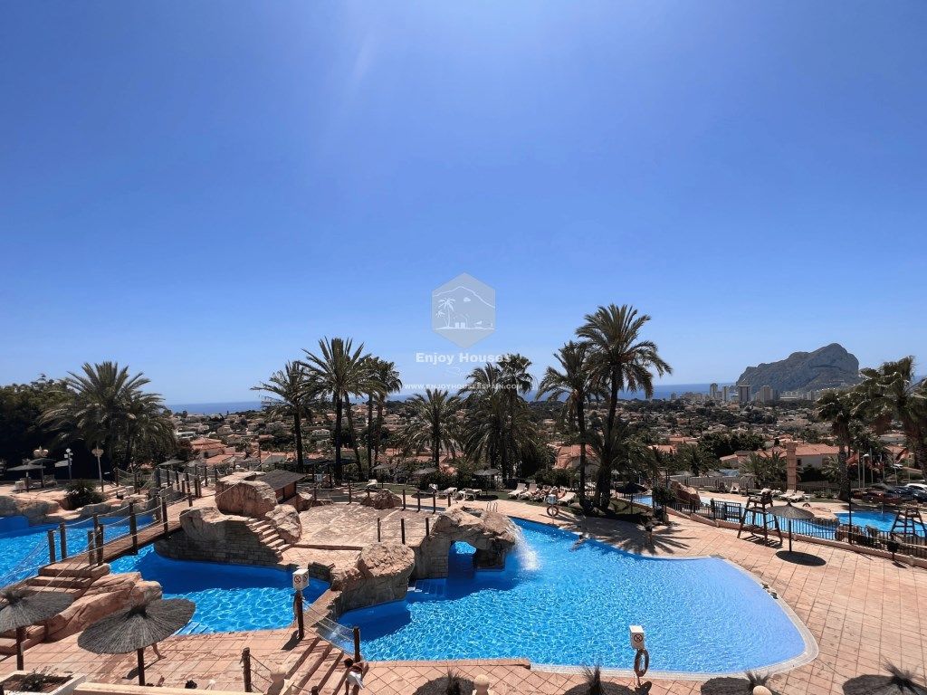 Swimming pool of Apartment for sale in Calpe / Calp