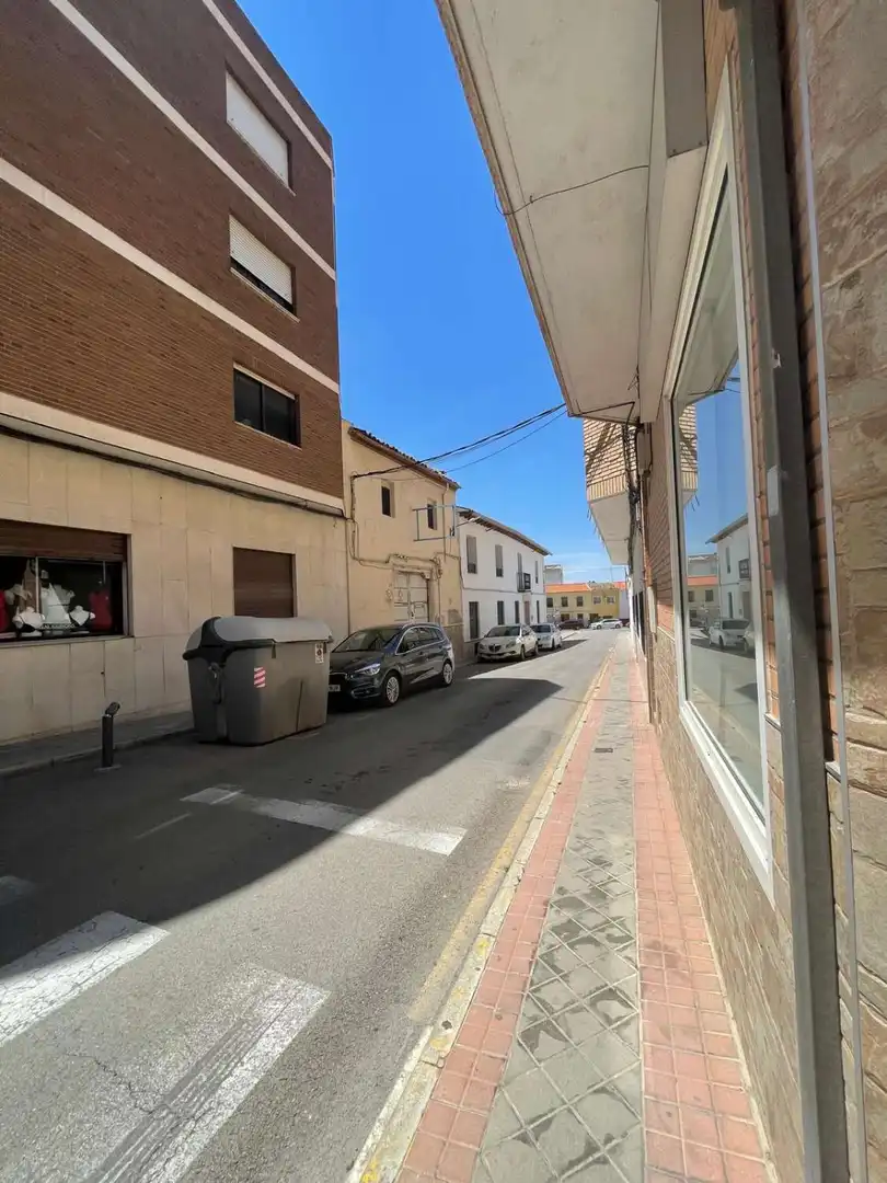 Außenansicht von Gebäude zum Verkauf in Madridejos
