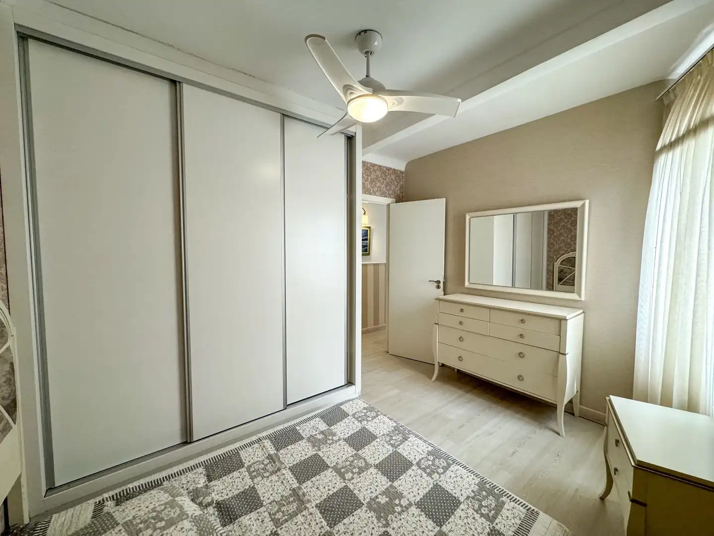 Habitación de Piso en venta en Torrevieja con Aire acondicionado, Terraza y Trastero