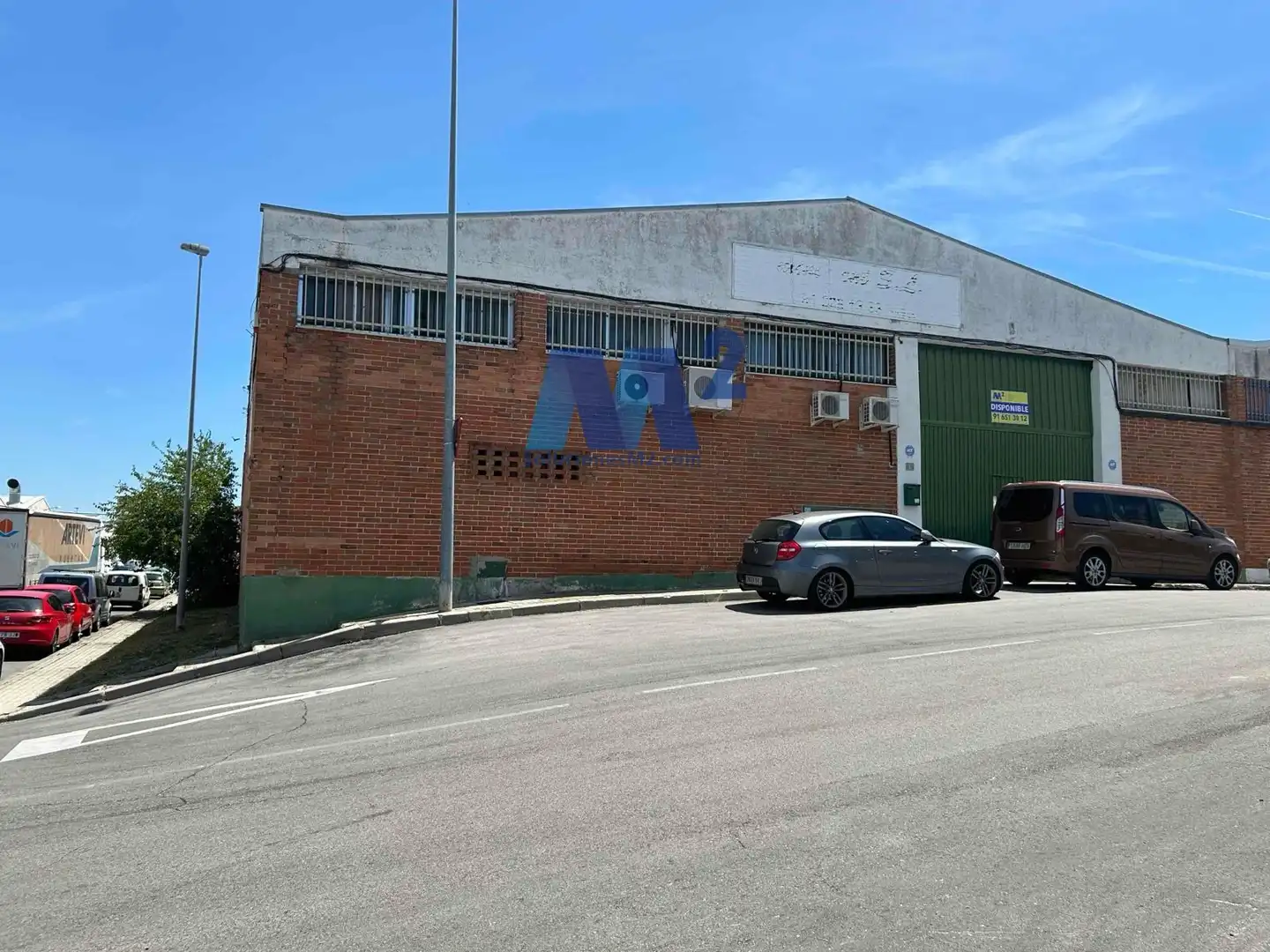Außenansicht von Fabrikhallen zum Verkauf in Algete