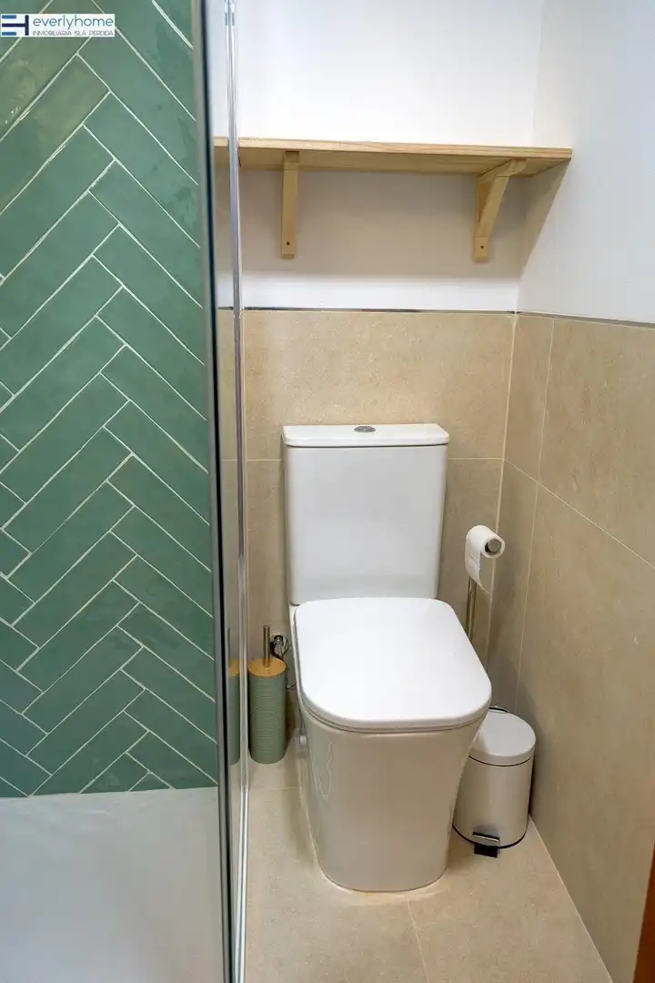 Baño de Piso para compartir en Valencia con Terraza, Amueblado y Balcón