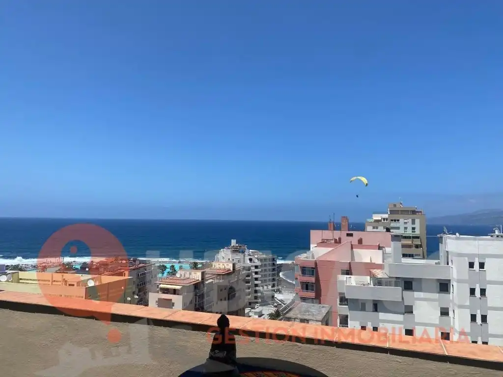 Vista exterior de Àtic en venda en Puerto de la Cruz amb Aire condicionat, Calefacció i Terrassa