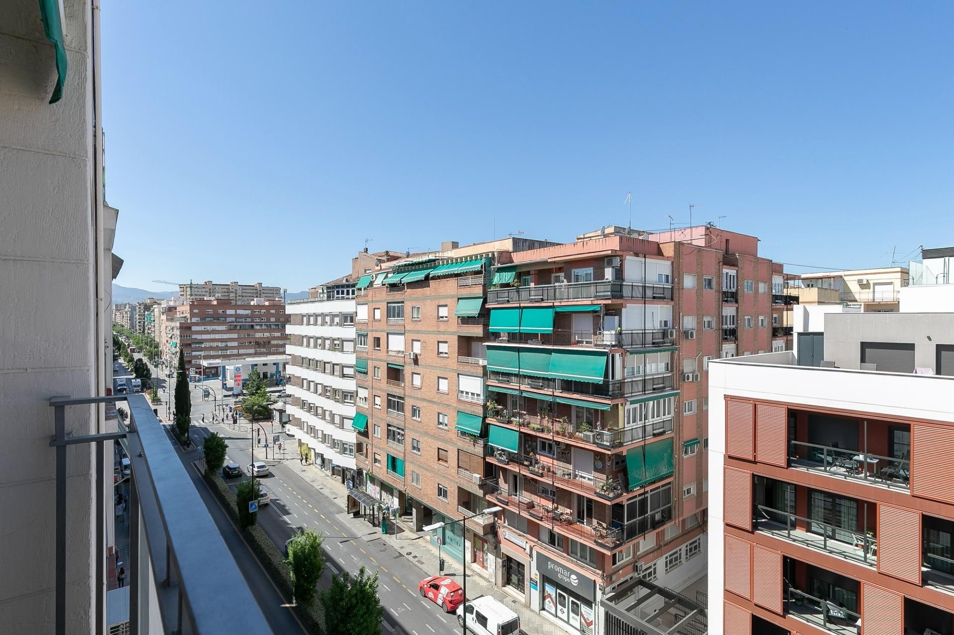 Vista exterior de Pis en venda en  Granada Capital amb Calefacció, Terrassa i Balcó