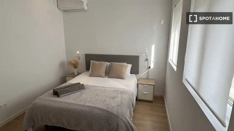 Piso con terraza en alquiler en L'Eixample, imagen 17