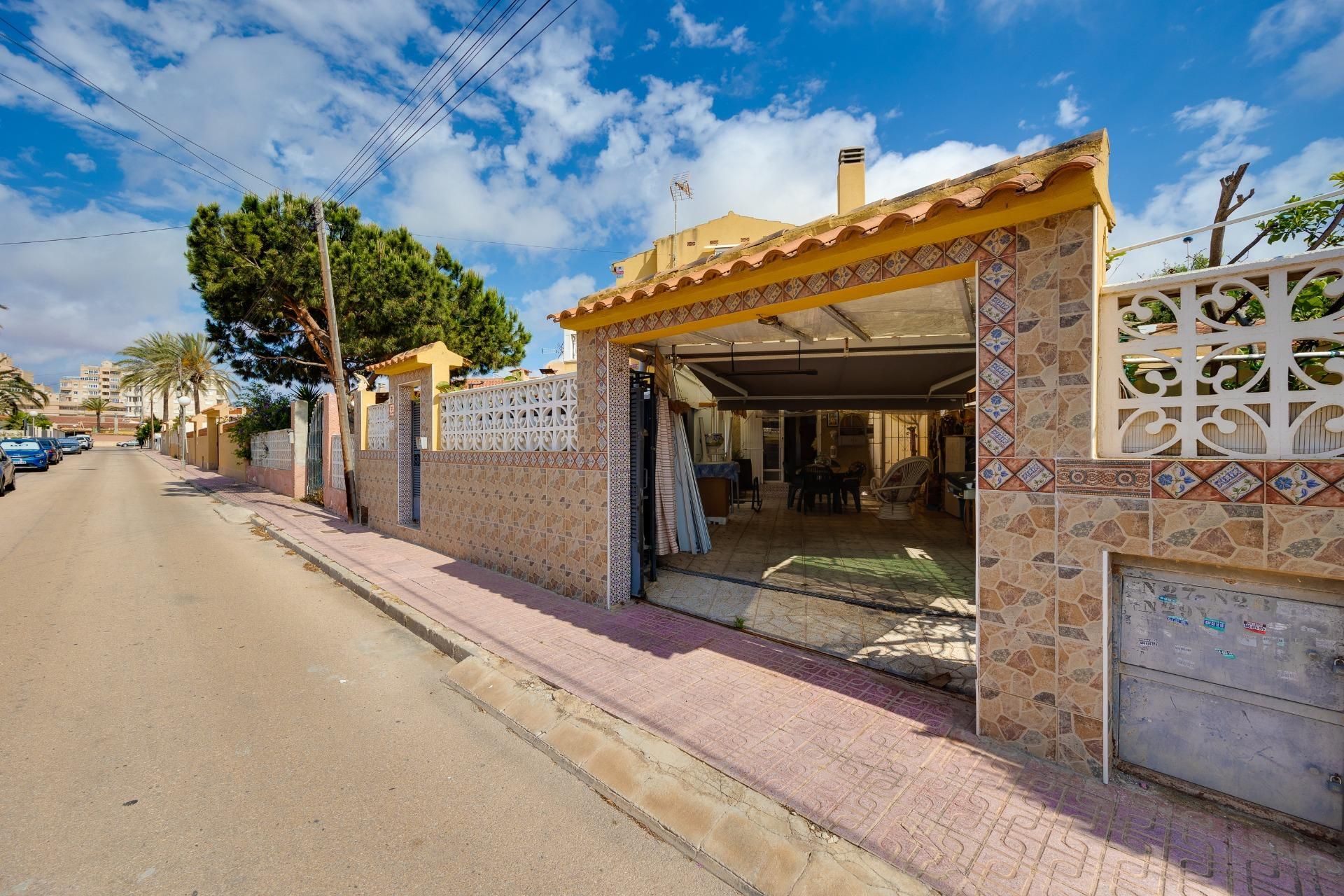 Exterior view of House or chalet for sale in Torrevieja  with Air Conditioner, Private garden and Terrace