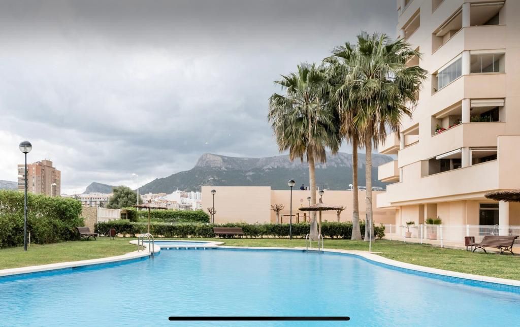 Swimming pool of Flat to rent in Calpe / Calp  with Air Conditioner, Heating and Terrace