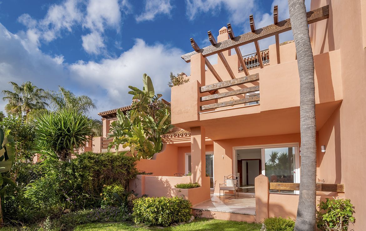 Jardí de Casa adosada en venda en Marbella amb Aire condicionat, Jardí privat i Terrassa