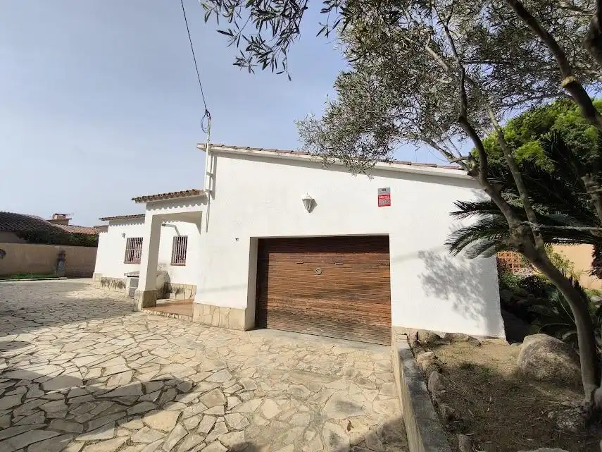 Vista exterior de Casa o xalet en venda en Lloret de Mar amb Calefacció, Terrassa i Traster