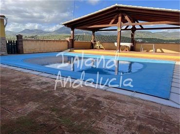 Casa rústica en venda a Castillo de Locubín