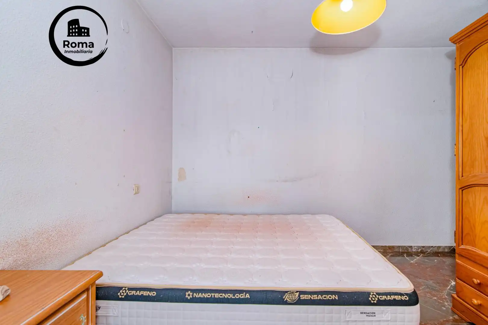 Habitación de Dúplex en venta en Granada con Aire acondicionado, Terraza y Trastero