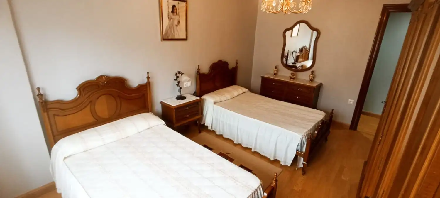 Habitación de Piso en venta en Gijón  con Calefacción